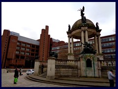 Victoria Monument, Derby Square